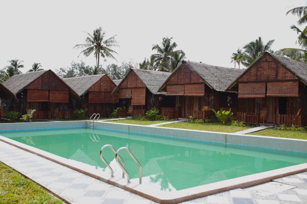 Nipoh Beach Cottage Kijal Exterior foto