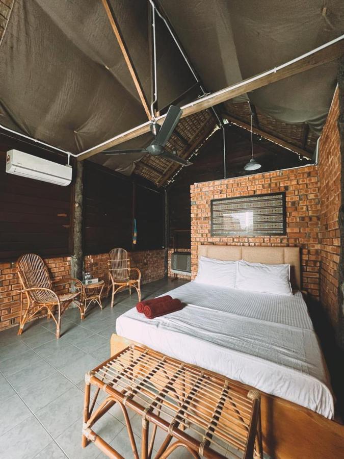 Nipoh Beach Cottage Kijal Exterior foto